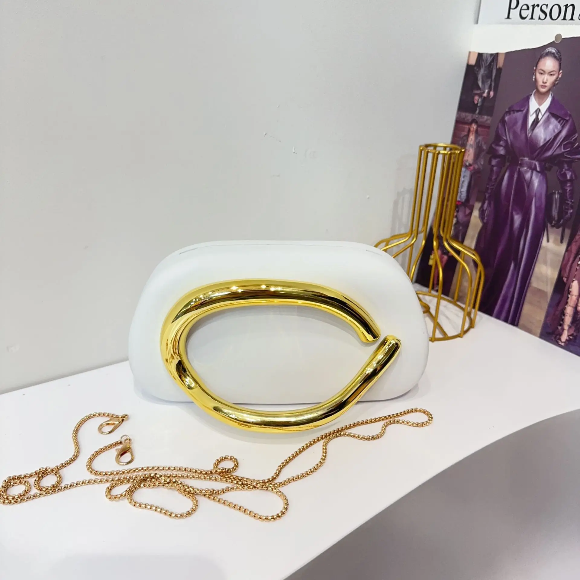 European and American cross-border trend classic round box handbag, dinner bag, acrylic bag, retro metal handle, single shoulder