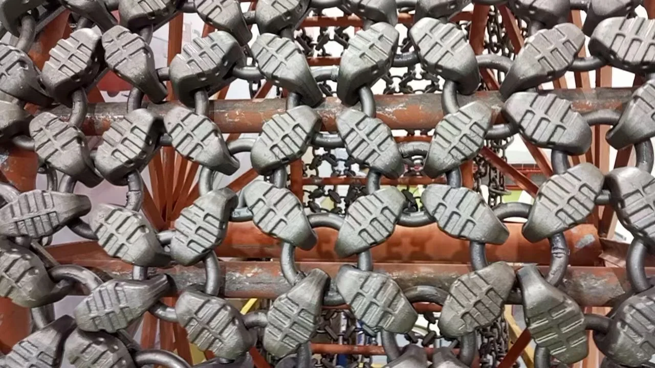 17.5-25 Tire Protection Chains for Forklift Wheel Loader Quarry Automatic Defence for Dumptruck Tractor R6 Saw Cover