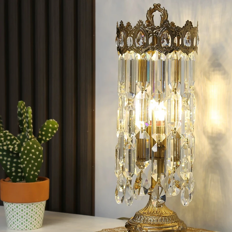 European Luxurious LED Floor Lamps Crown Design Crystal Desk Lamp Bedroom Living Room Dressing Table Atmosphere Decor Luminaires