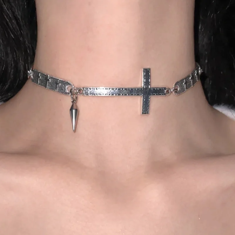 Punk Jewelry Spliced Cross Rivet Necklace Grunge Rock Cool Accessories Cool Necklace Women Goth Korean Fashion Choker