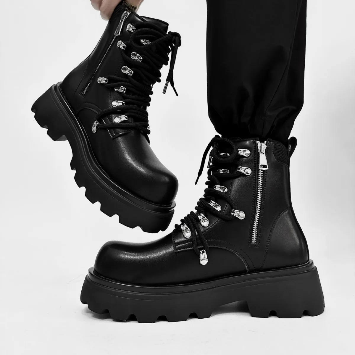 2025 أحذية رجالية بسحاب ماركة فاخرة جلد طبيعي شتاء غير رسمي سميك القاع الرجال الإيطالية مصمم فاسق دراجة نارية الأحذية