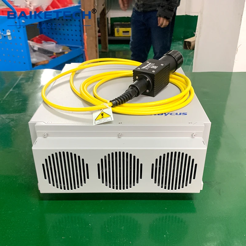 Pulsed Fiber Laser Source With Red Light Indicator Compact Structure For Workshop Laser Processing System