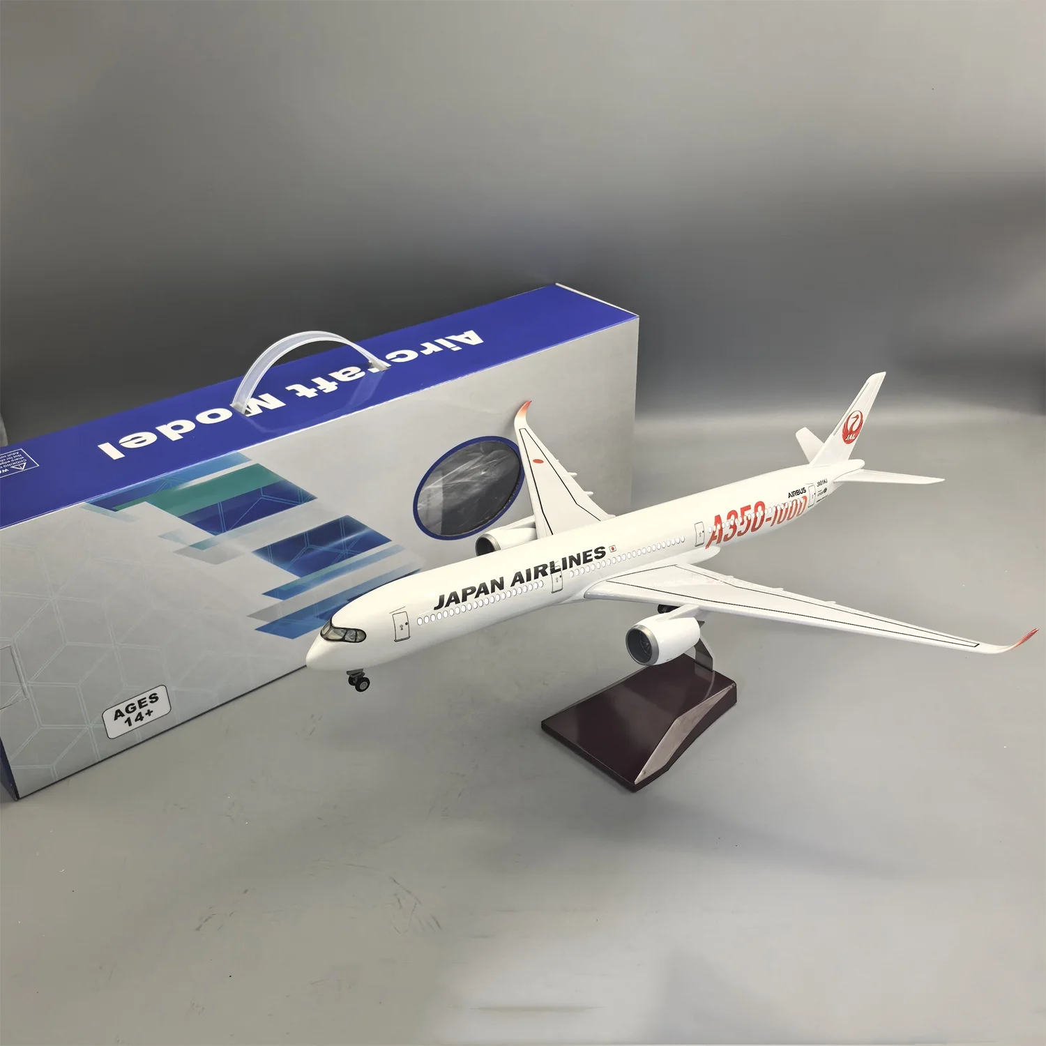 1:157 Scale Plane A350‑1000 Japan Airlines Aircraft Model 47cm Plastic Model Static Airplane With Landing Gear &Light