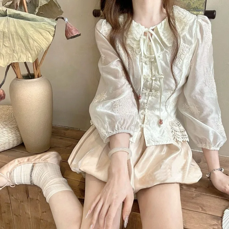 

Новинка 2023 года, летний нишевый дизайн, комплект из двух предметов, женская рубашка в китайском стиле с брюками с цветочным бутоном, модная женская одежда