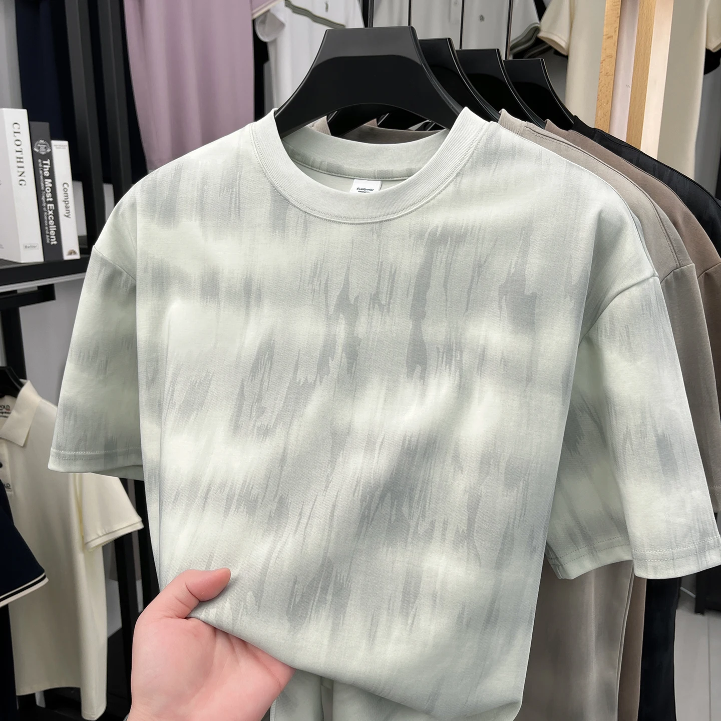 Fashionable summer casual versatile high-quality men's round neck short sleeved simple breathable new top