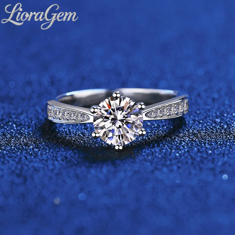 LioraGem Classic D-Color Moissanite Ring, 0.5-1-2 Carat Micro-Set Six-Prong Moissanite Engagement Ring Platinum PT950 Stamp