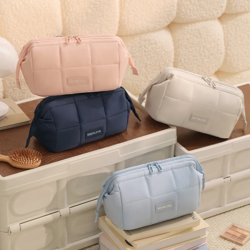 Wide-open Women Cosmetic Bag Puffy Padded Large Capacity Makeup Organizer Handheld Multifunction Toiletry Storage Bag Women