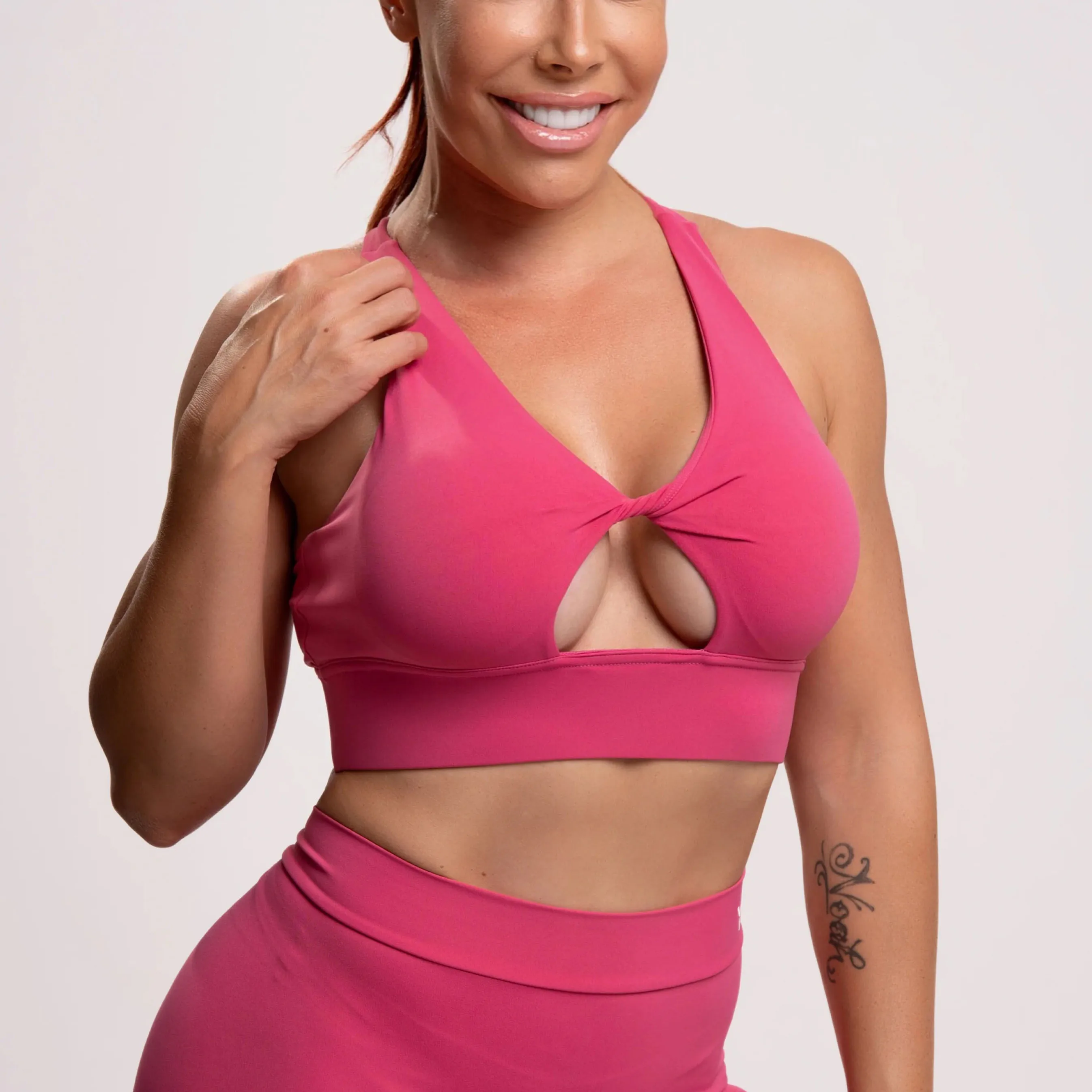 

Yalisa Fit Nylon Yoga Crop Top Bra For Women Gym Sport Sexiest Bra Chest Pad Removable Elastic Tight Breathable Top Women