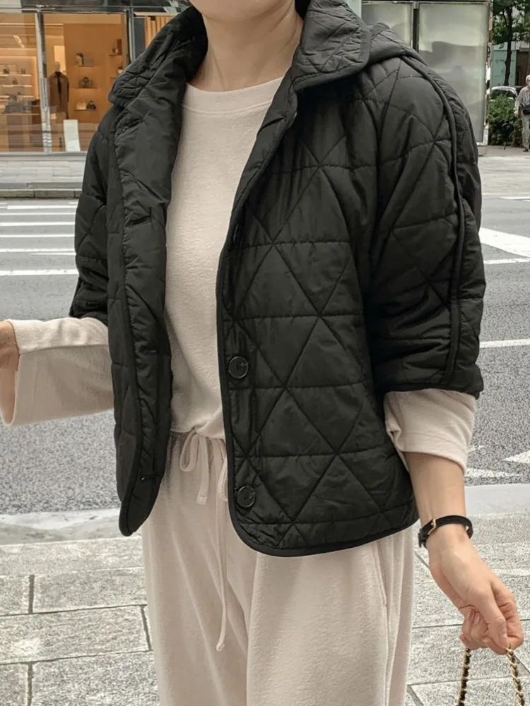 [EWQ] Korean Minimalist Detachable Hooded Cotton Jacket Three Quarter Sleeve Women Winter Casual Thick Coat 2024 Autumn 16O2793