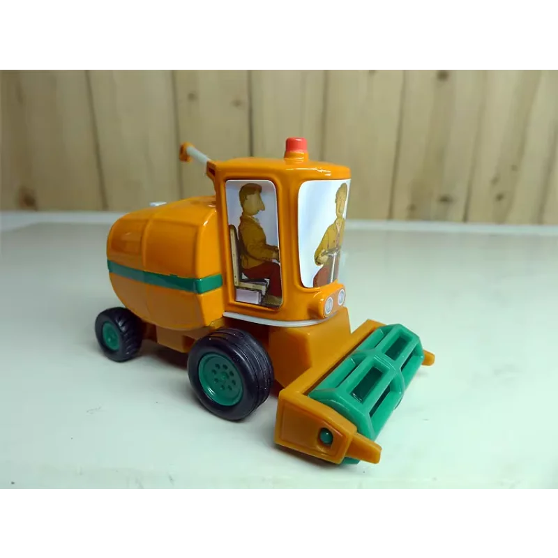 Kleiner Roter Traktor Harvester Tractor Agricultural Alloy Car Model Collectible Toy Gift Souvenir Display Ornament
