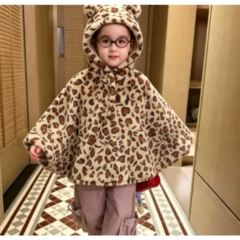 Baby Cloak, Autumn and Winter Clothes Newborn Outdoor Cloak Velvet Windproof Embrace Children's Shawl for Warmth