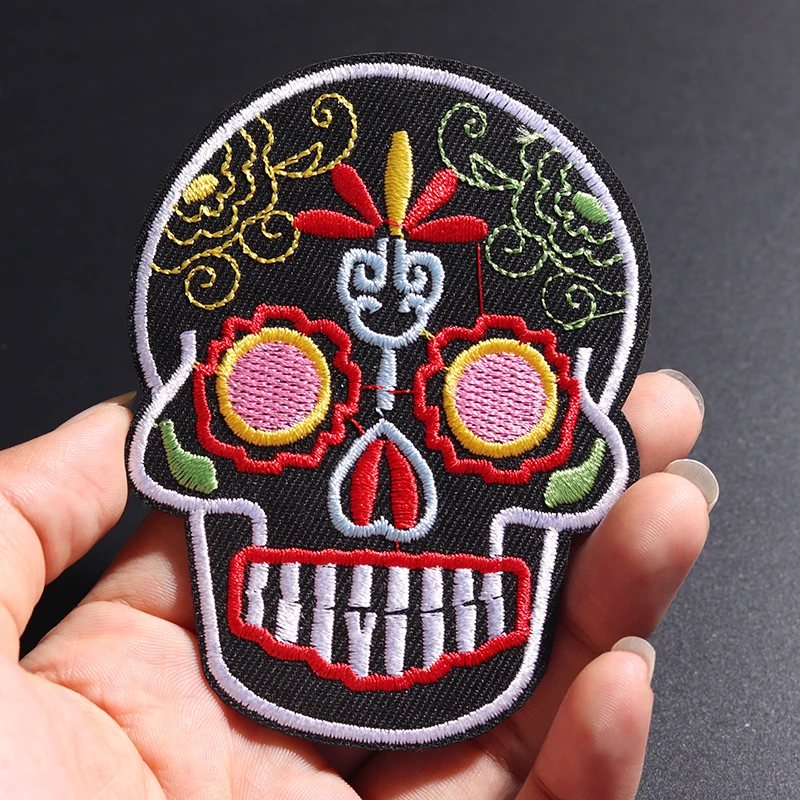 Skull size: 9.1x6.9cm Embroidery Patches for T-shirt Iron on Stripes Appliques Clothes Stickers Clothing Sew on Badges written