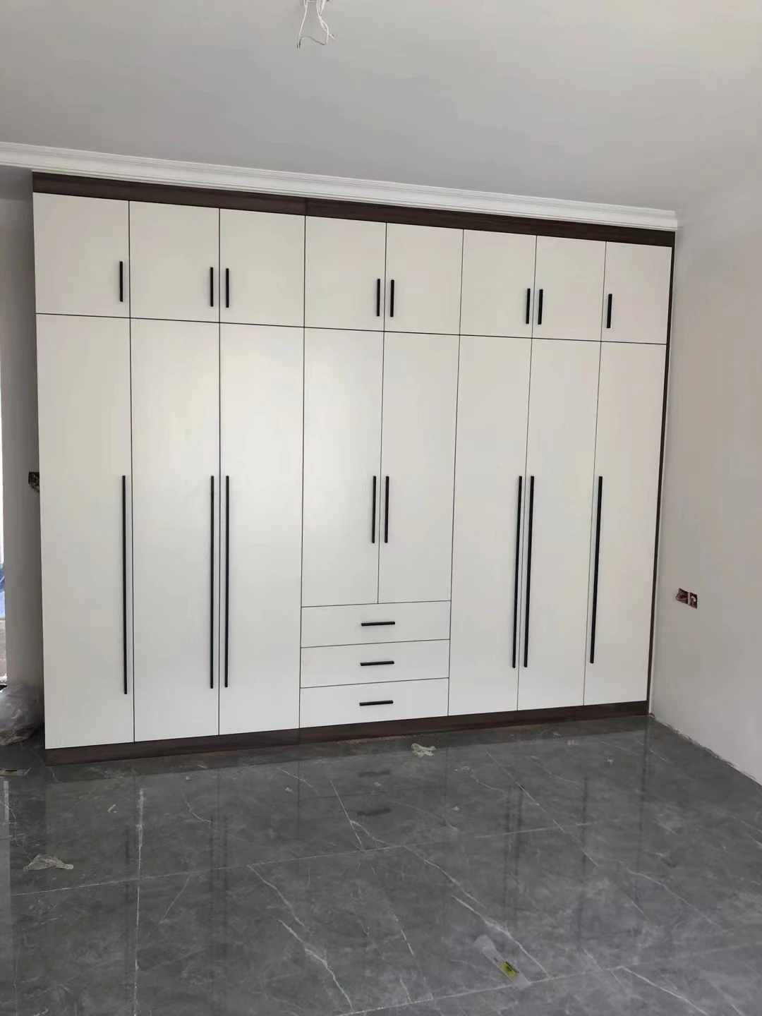 ^High Quality Modern Bedroom Wardrobe Solid Wood  Drawers Bathroom Apartment Exterior Direct Factory Sale