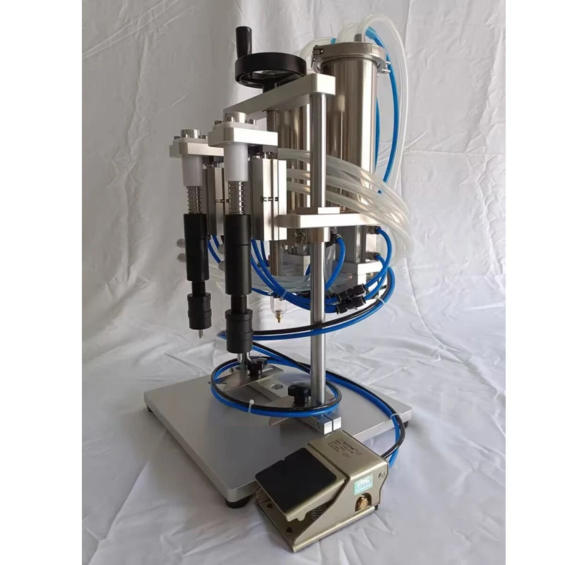 سهلة التشغيل آلة تعبئة العطور كولونيا المياه الندى شبه الأوتوماتيكية ذات الرأسين #4