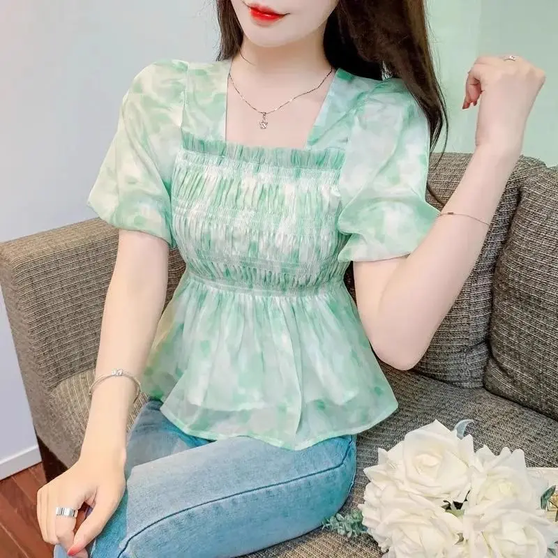 

French Sweet Chic Shirt Top for Women in Summer New Square Collar Floral Waist-closed and Short Sleeves