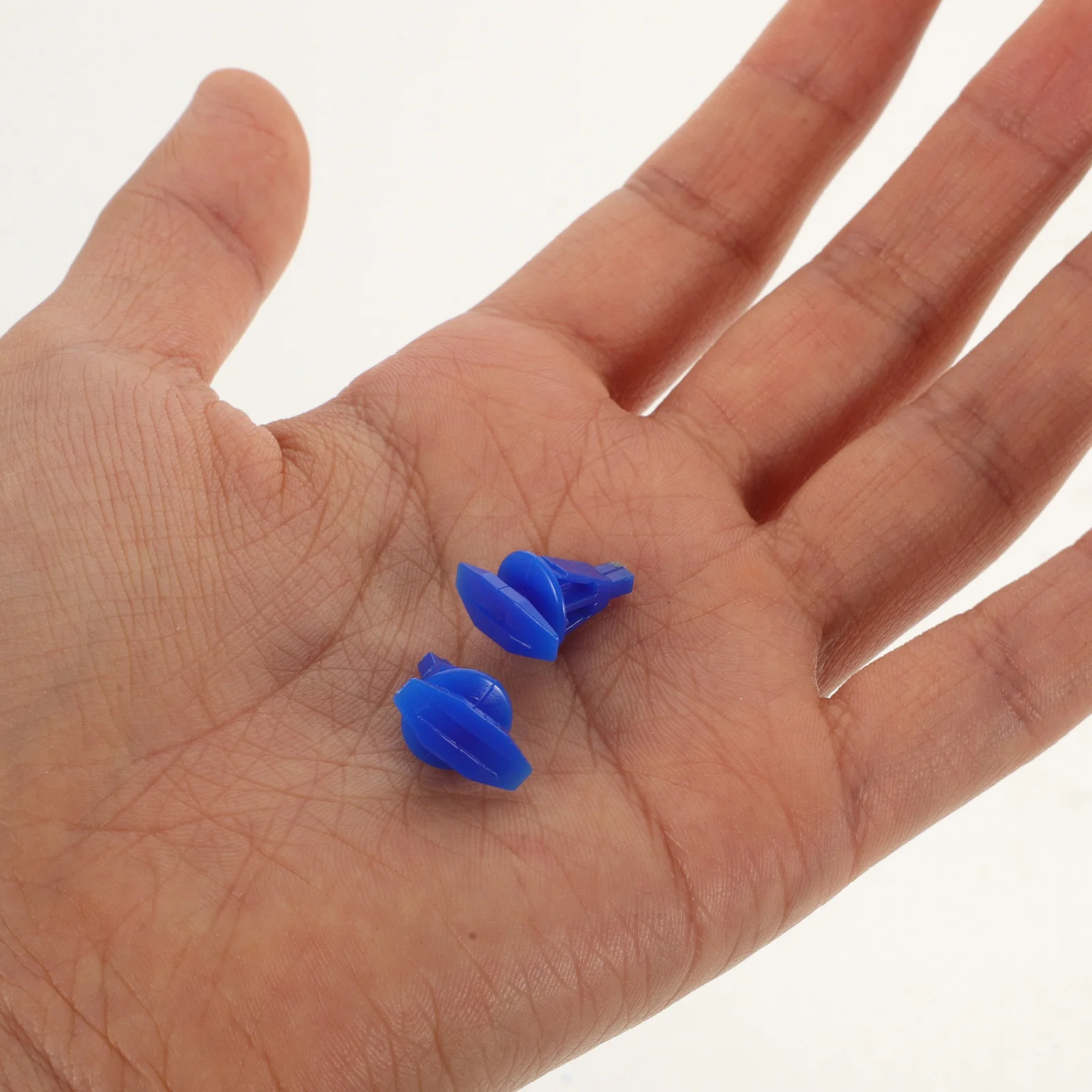 

200Pcs Automotive Weatherstrip Fasteners Robust Material Effective Sealing Practical for Multiple Uses Easy Replacement