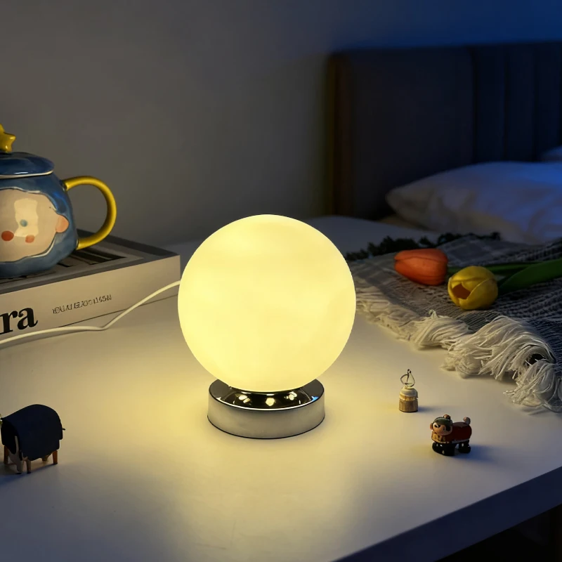 

Настольная лампа из массива дерева в скандинавском минималистичном стиле, современная, настольная, с подключением к сети, для дома, гостиной, спальни, прикроватная