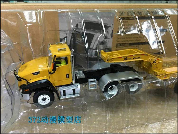 1:50 Scale Die-Cast Model CT660 Day Cab Tractor & XL 120 Low-Profile HDG Lowboy Trailer 85503C