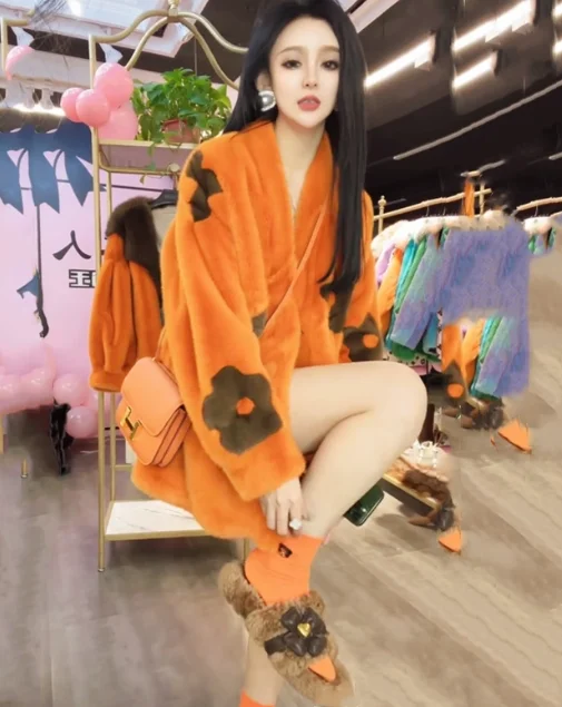 2025 Herfst Winter Nieuwe Mode Afslanken Bontjas Vrouwen Verdikte Warme Harige Toca Elegante Leuke Halloween Harige Jas Vrouwelijke