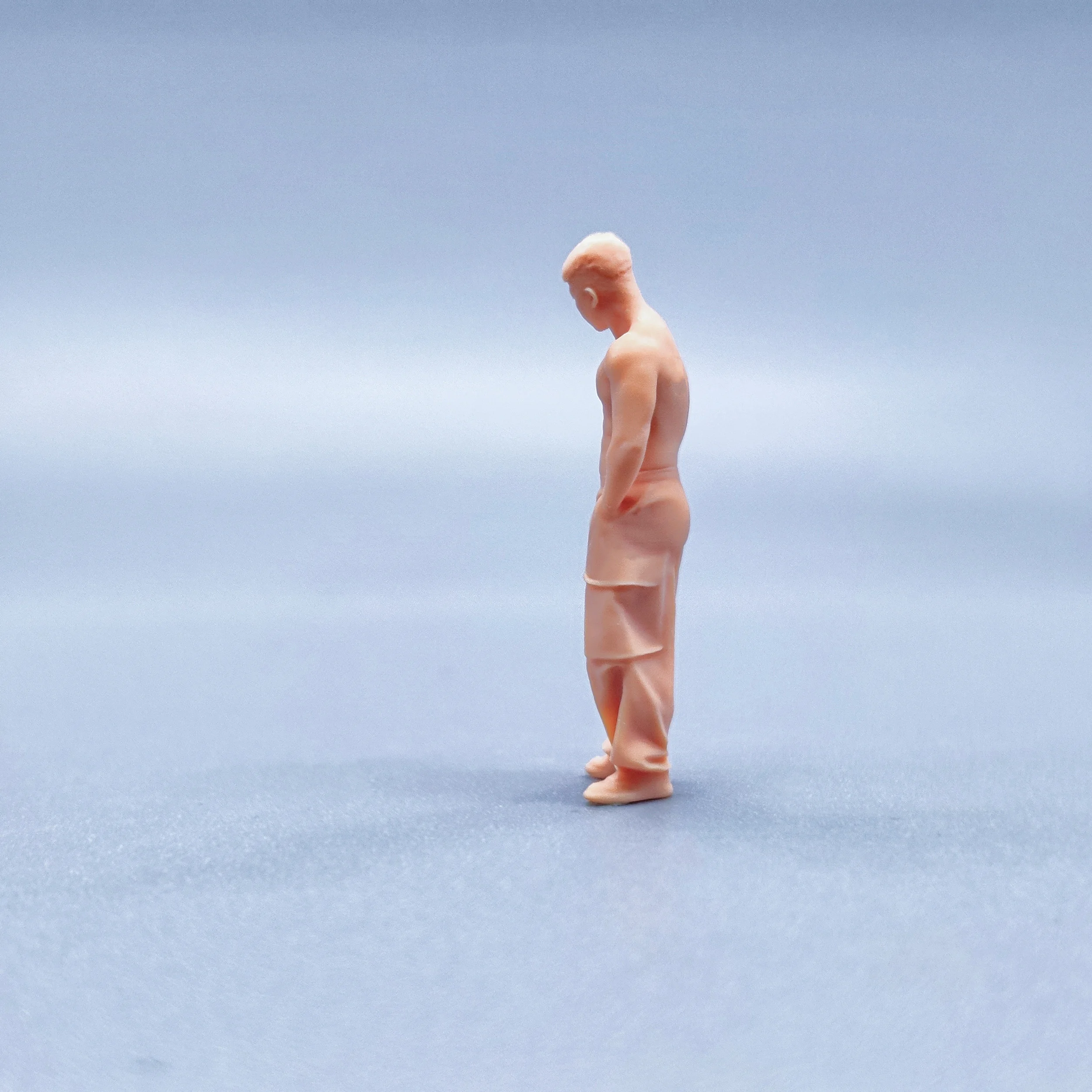 1/64 1/43 Figurines Scale Model Resin Standing Posture Big Pants Muscular Man Uncolored Miniatures Diorama Hand-painted  W002