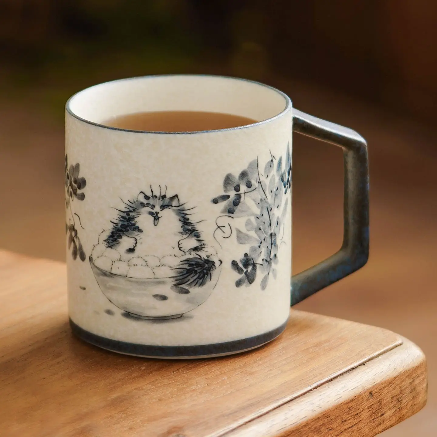 

Rock Mineral White Ceramic Mug, Blue And White Painted Cat, Home Drinking Cup With Lid, Breakfast Cup, Exquisite Tea Jar