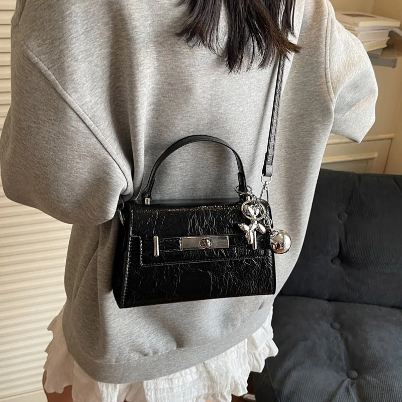 

Niche Designer Tote Bag Women Summer Simple Stylish Underarm Shoulder Crossbody Purse Versatile Fashion Essential High Quality​