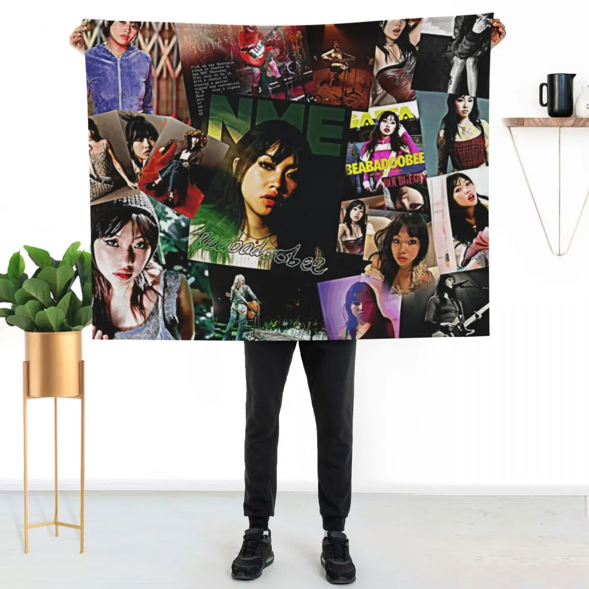 

Beabadoobee Throw Blanket Shaggy Furry Soft Blanket for Bedroom Living Room