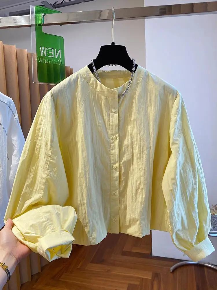 Damska koszula codzienna z designerskim akcentem, niszowe koszule w paski, proste retro luźne topy, nowe bluzki z długim rękawem na jesień 2025.