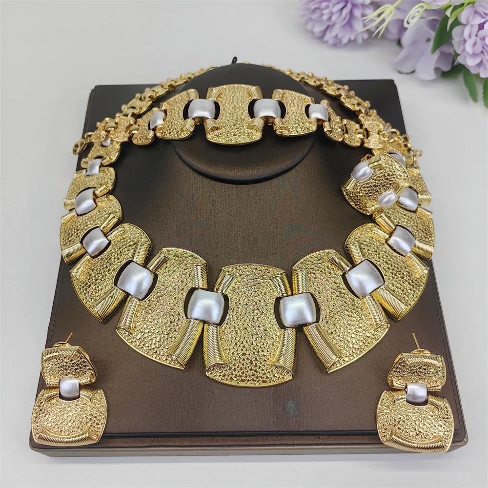 

Luxury Shine Plated Heavy Necklace Earrings Bracelet Ring Set for Women Dubai Noble Charms Jewelry Gift for Party Wedding