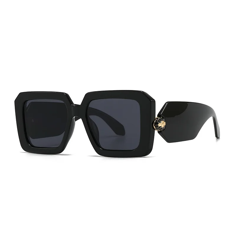 Nieuwe high-end klassieke luxe merk designer vierkante zonnebril damesmode vintage populaire reiszonnebril voor dames UV400