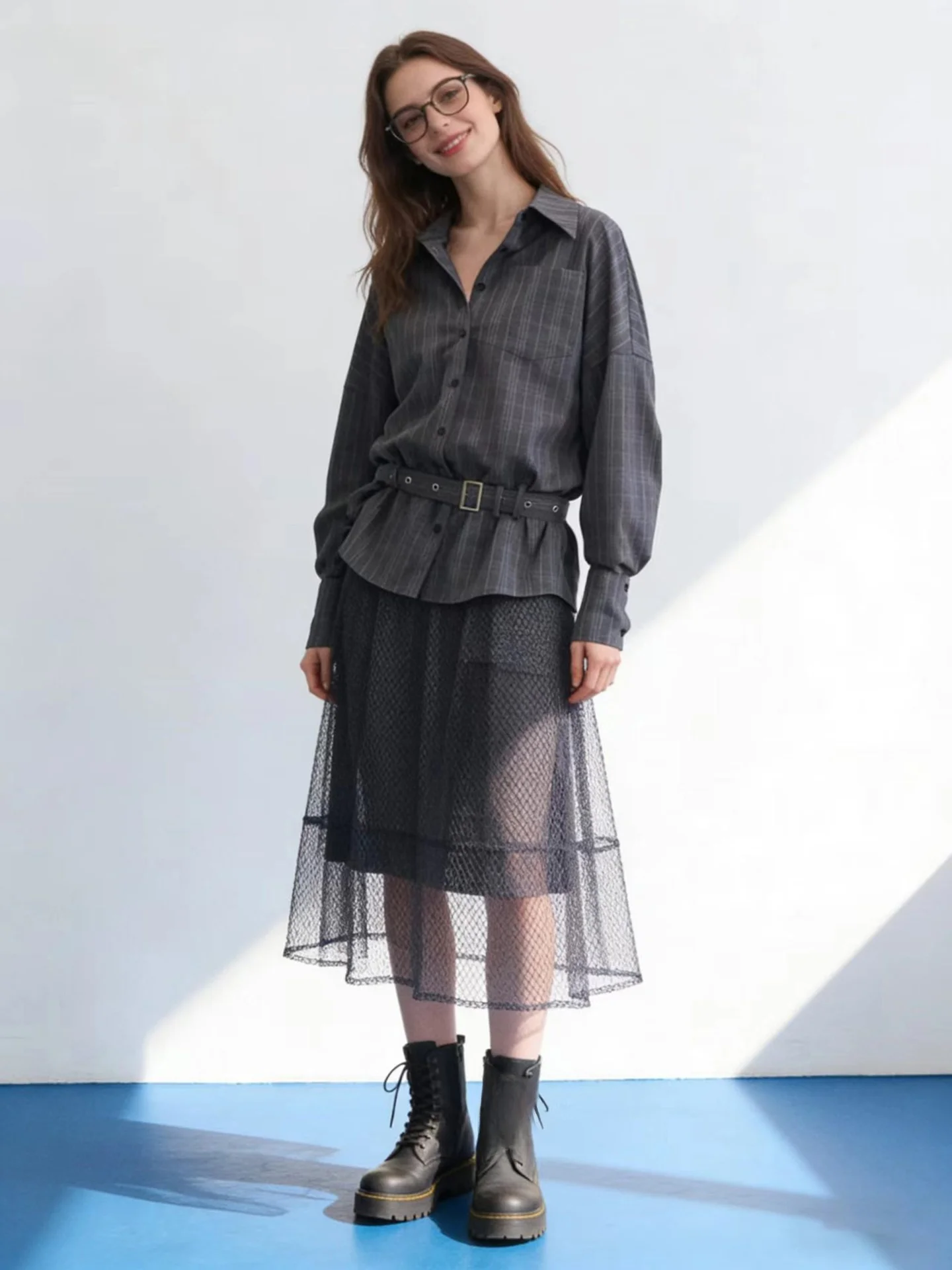 

HUAAPPUW Retro Vintage Plaid Texture Collar Shirt Women's Waist-Cinching Commute Top Spring 2026 Breathable Polyester Fiber