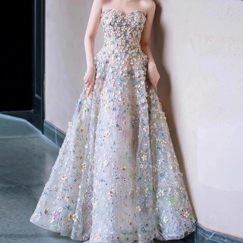 カスタマイズされたイブニングドレス ノースリーブ スイートハートネック Aライン 花柄 フロアレングス ストラップレス パーティー レースアップバック ブライダル プロムドレス