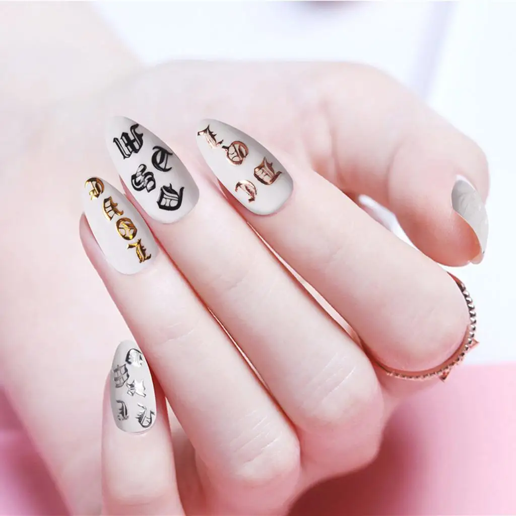 Confezione da 5 adesivi adesivi per nail art, lettere dell'alfabeto, decalcomanie, stencil per