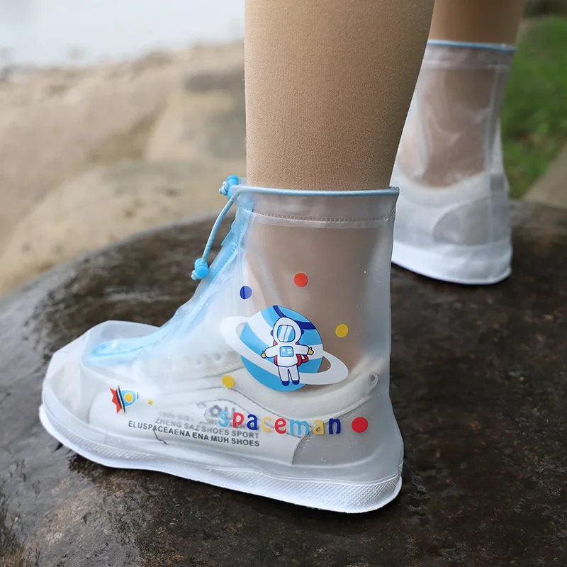 Cubierta de zapatos impermeable para niños y niñas, protectores de zapatos, botas de lluvia para interiores y exteriores, zapatos de lluvia antideslizantes más gruesos