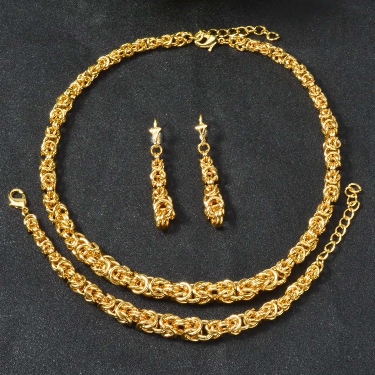 

Chain Jewelry 3pcs Set 18k Gold-plated Copper Necklace Bracelet Earrings Wedding Set Brides Wear Jewelry Gifts