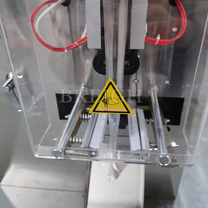 

Hot Selling Small Bag Liquid Packaging Machine Milk Vinegar Juice Quantitative Filling Machine