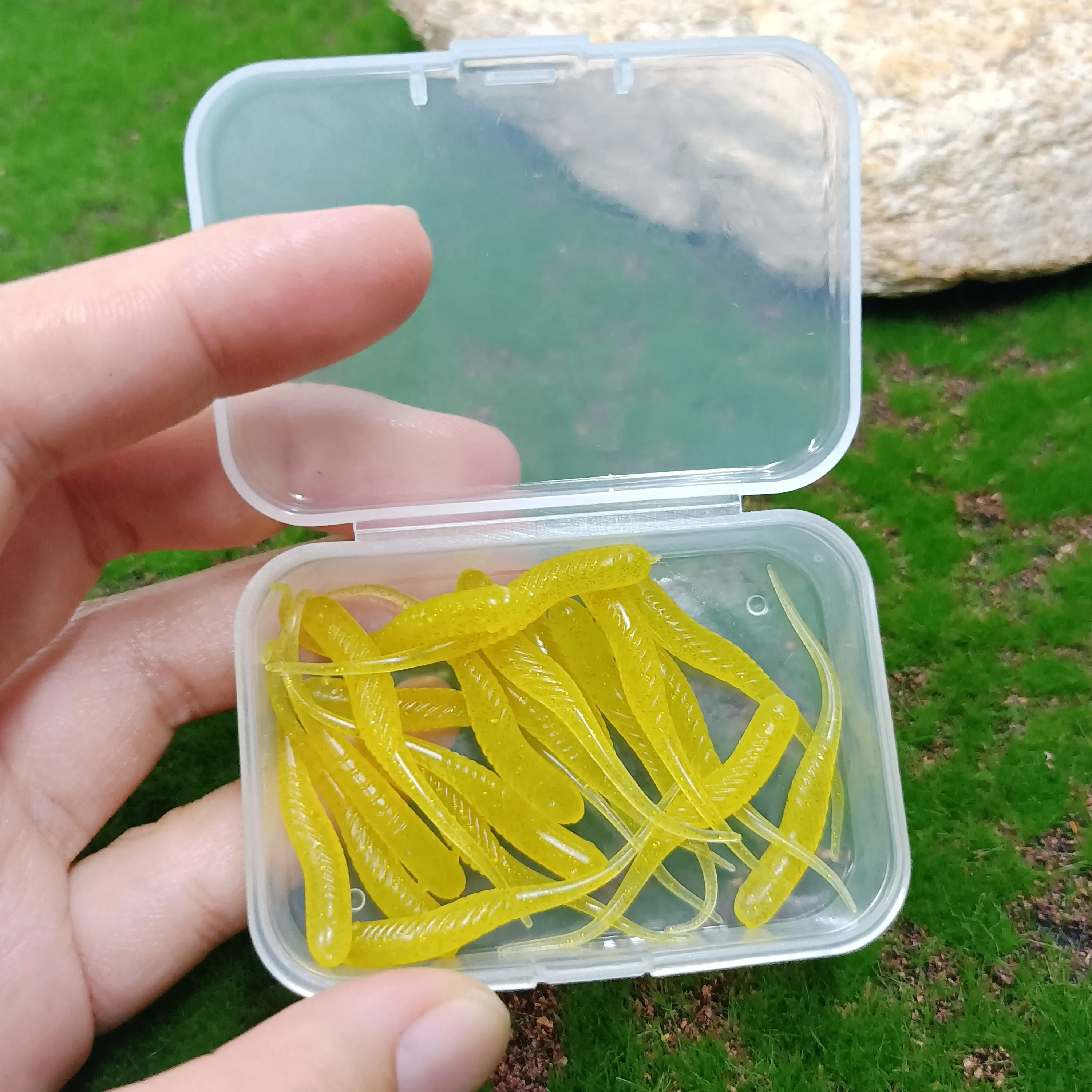 DUODUOYU 20 قطعة صغيرة لينة الصيد إغراء صغير روك FishBait 40 مللي متر 0.34gSilicone باس Rockfish سويم تهزهز إغراء الطعوم البلاستيكية دودة