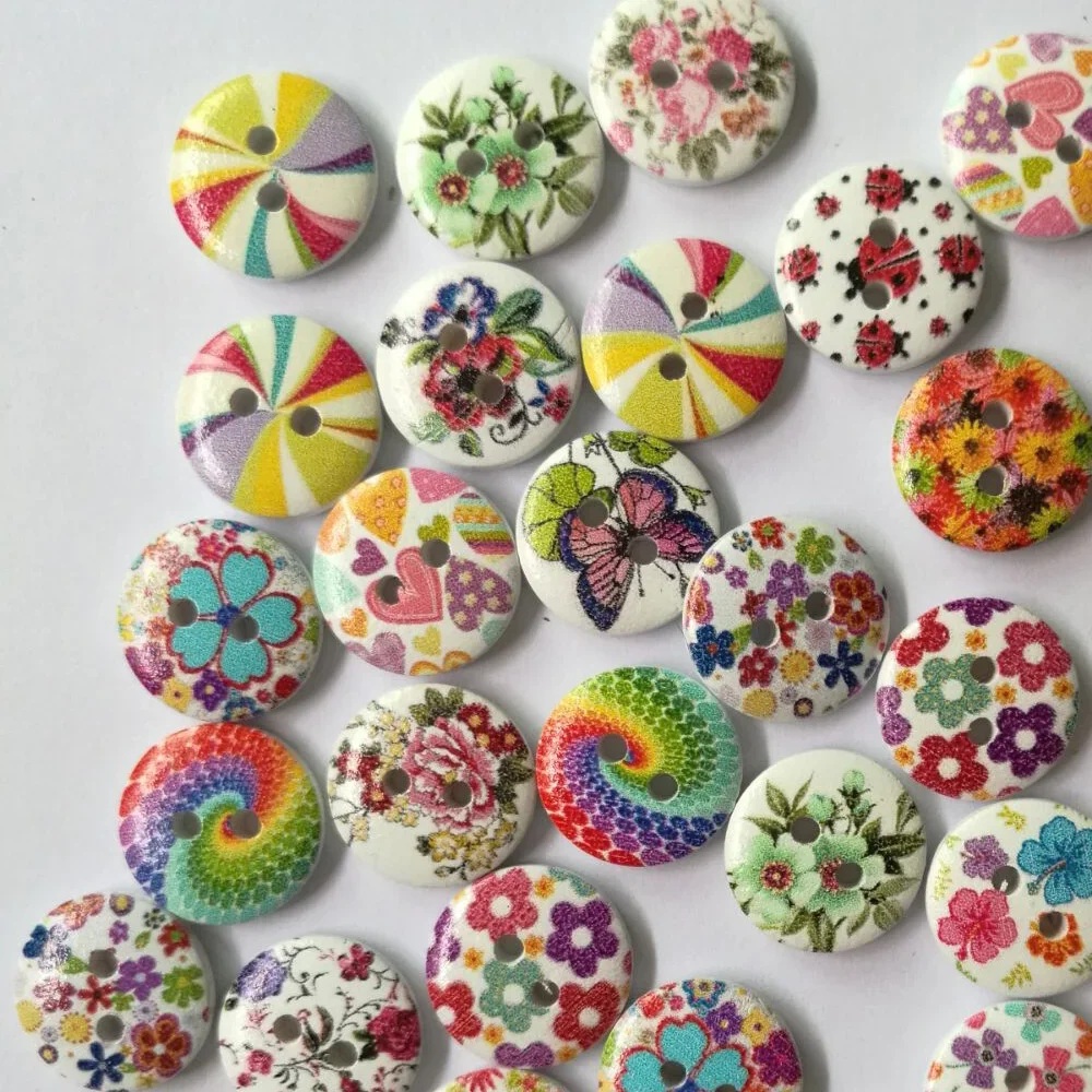 50Pcs 2 Holes Wood Buttons Craft Handmake Scrapbooking Sewing Clothing Accessories 15mm Buttons Flower Painted Sewing Crafts