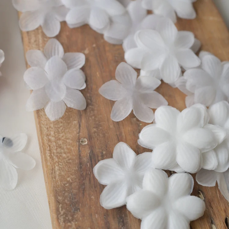 100PCS/Pack .5CM Organza Petals DIY 3D Flower. Handmade Decorative Flower Pieces Wedding Dress Veil Accessories RS24500