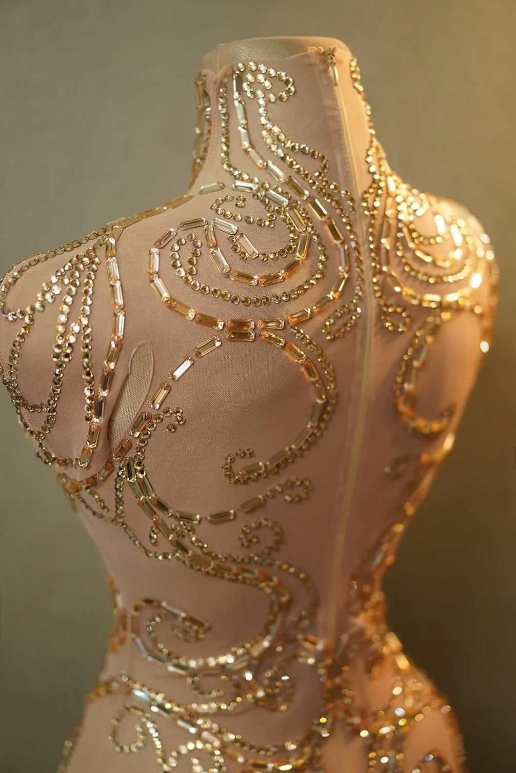 Body dorado transparente con diamantes de imitación para mujer, traje Sexy de bailarina para fiesta en club nocturno, ropa de escenario, peleles de actuación, novedad de 2024