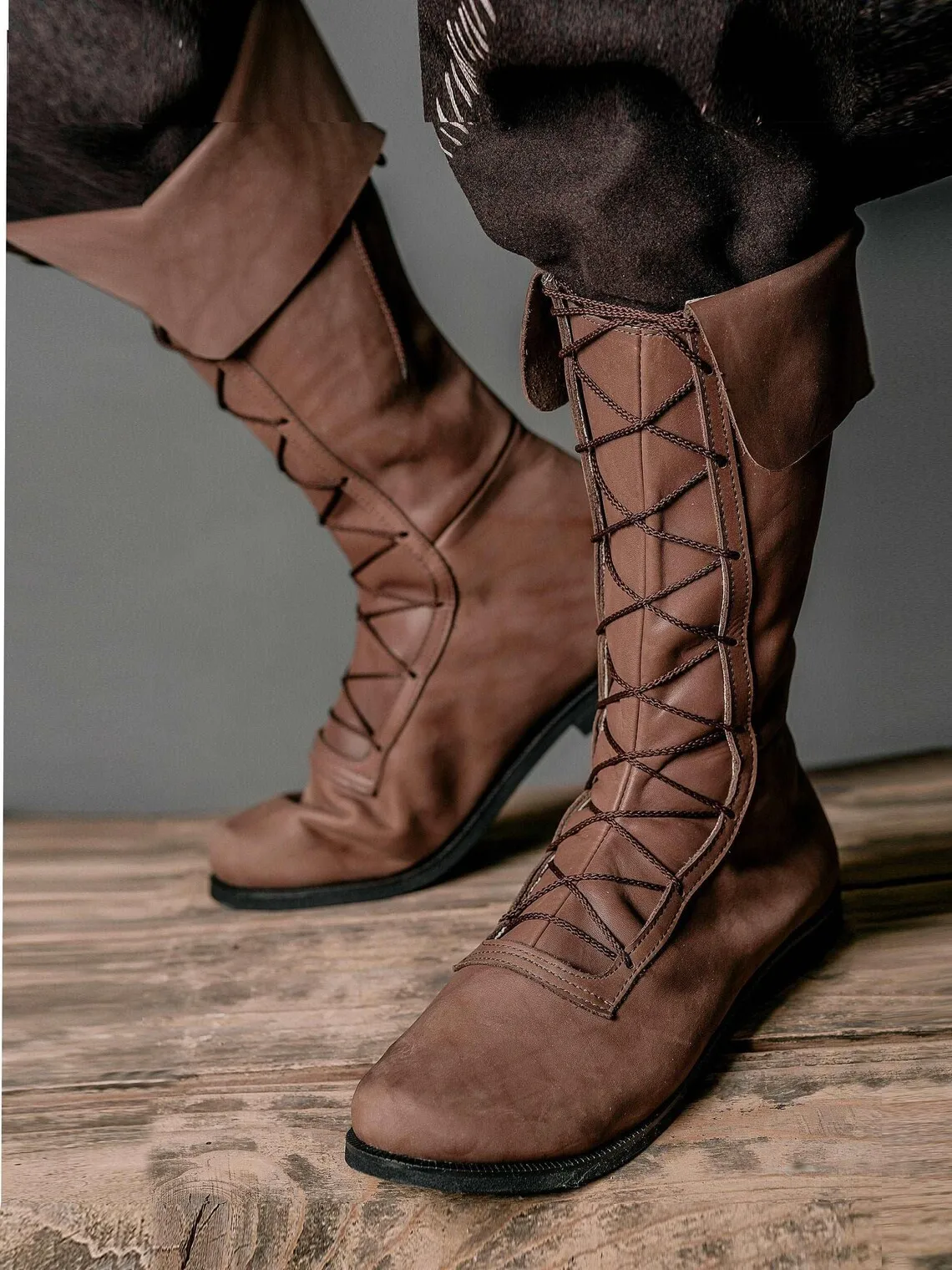 Herren Retro Mittelalterliche Renaissance-Stiefel Ritter Piraten Cosplay Schuhe PU-Leder Flache Halbhohe Stiefel für Halloween Rollenspiel Party Kriegerstiefel – Detail 18