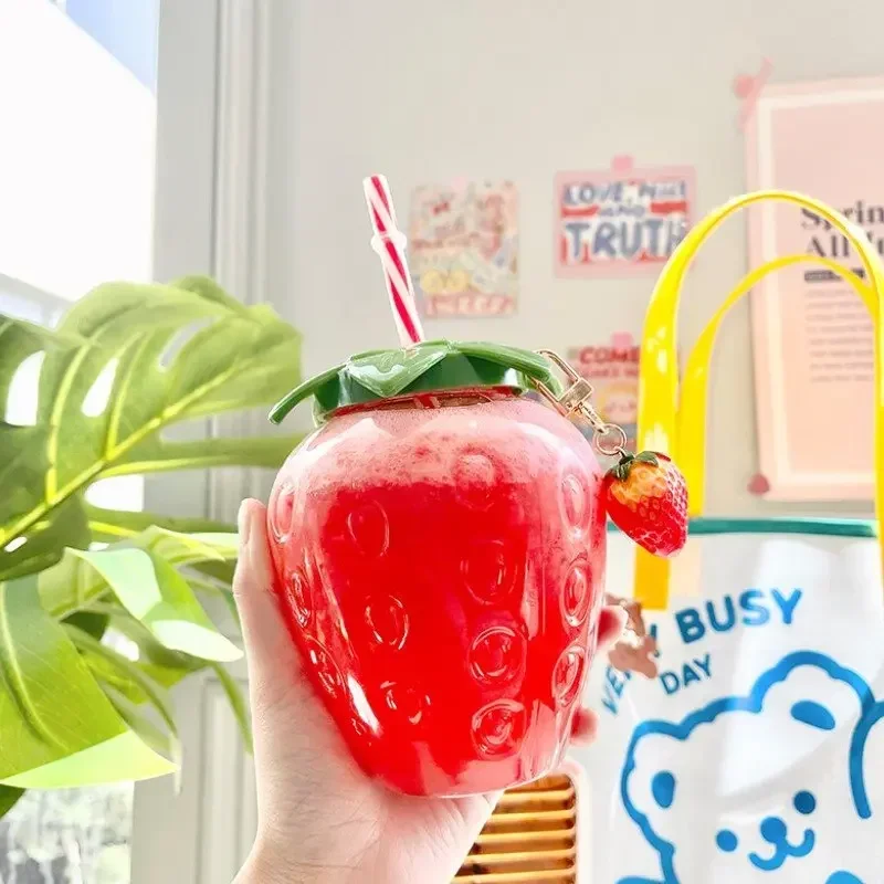 500ml Strawberry Straw Water Bottle Cute Summer Portable Plastic Cup Cartoon Kawaii Girl Student Kids Drinking Cup Juice Bottle