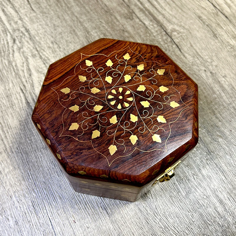 Indian Jewelry Watches - Scatola di legno ottagonale intagliata a