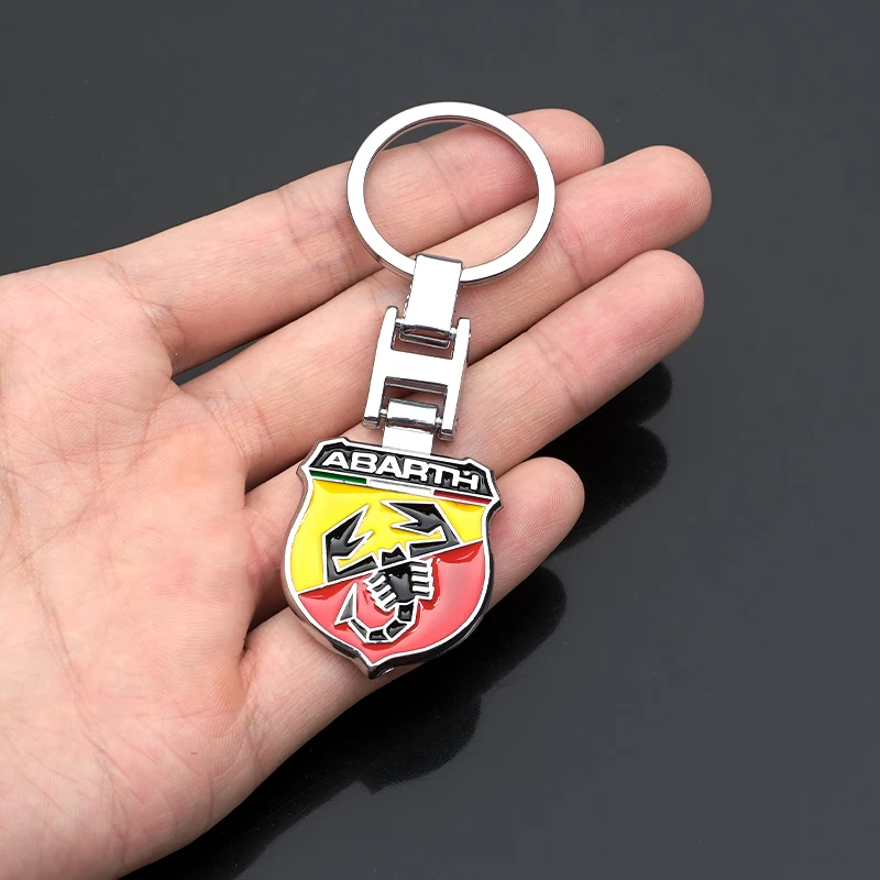 LLavero con emblema de coche, colgante de cadena de Metal para FIAT Abarth Pulse Panda Tipo Strada 600 500X Mobi Doblo Fullback Freemont