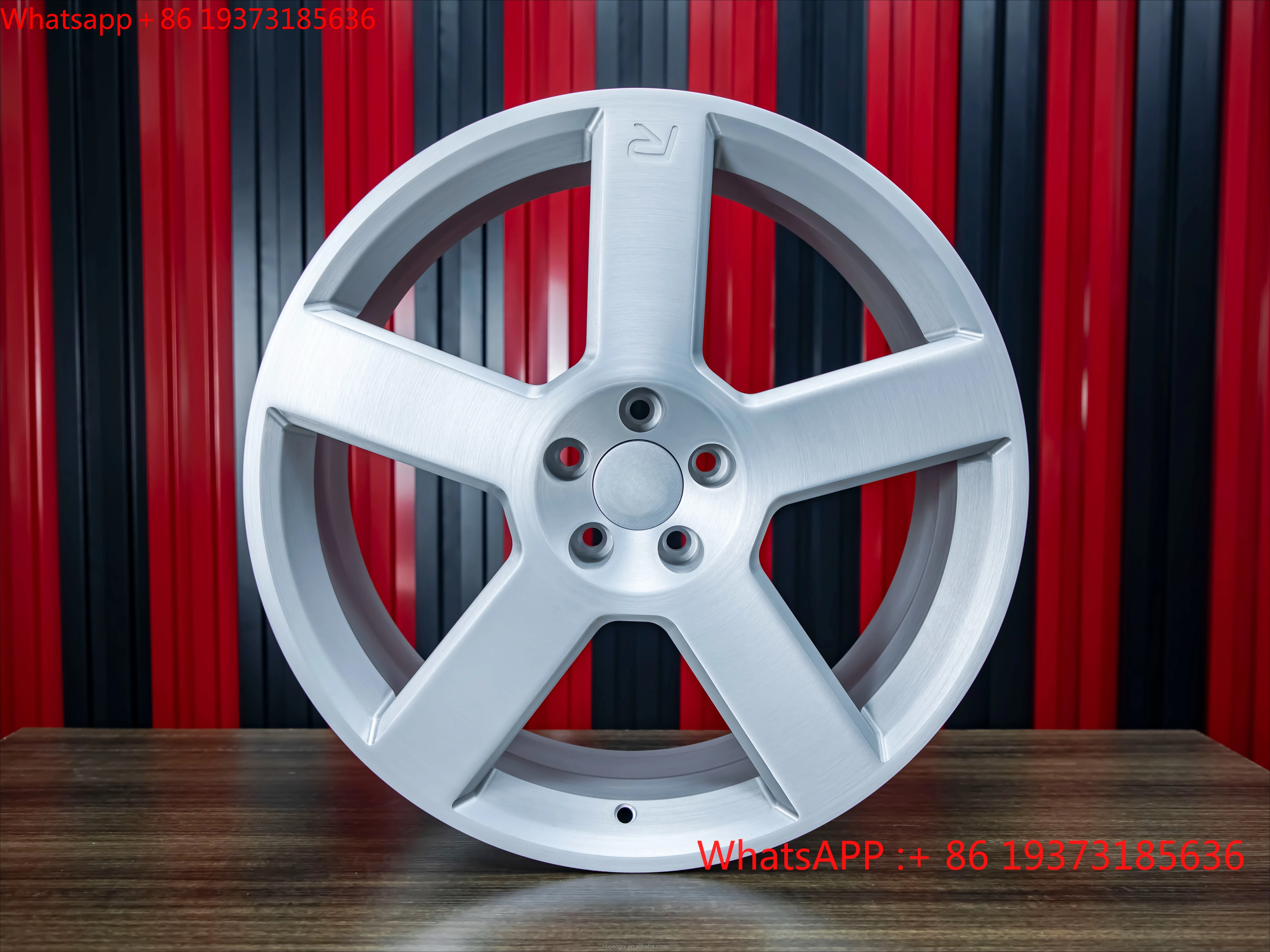 For New Factory Direct Sale Brushed Silver Finish 40mm ET Customized Engraved Cap Monoblock Forged Wheels for V60