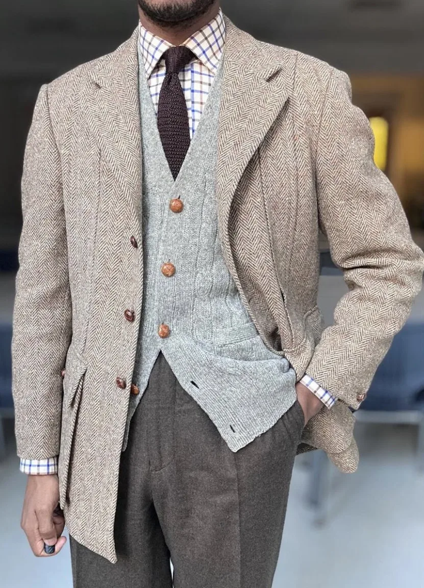 

Custom Made Taupe Grey Herringbone Pattern Large Pocket Design Notch Lapel Blazer Coat With Belt Party Wear Clothing Only Jacket