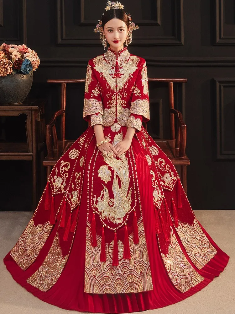 

The bride's new Chinese-style wedding dress toasting dragon and phoenix large-sized