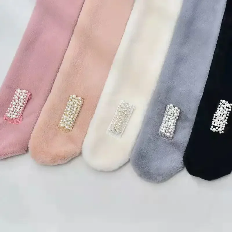 وشاح نسائي للخريف والشتاء دافئ متعدد الاستخدامات لحماية الرقبة غطاء للرقبة شتوي من أرنب قضاعة صناعي من القطيفة وشاح منقط