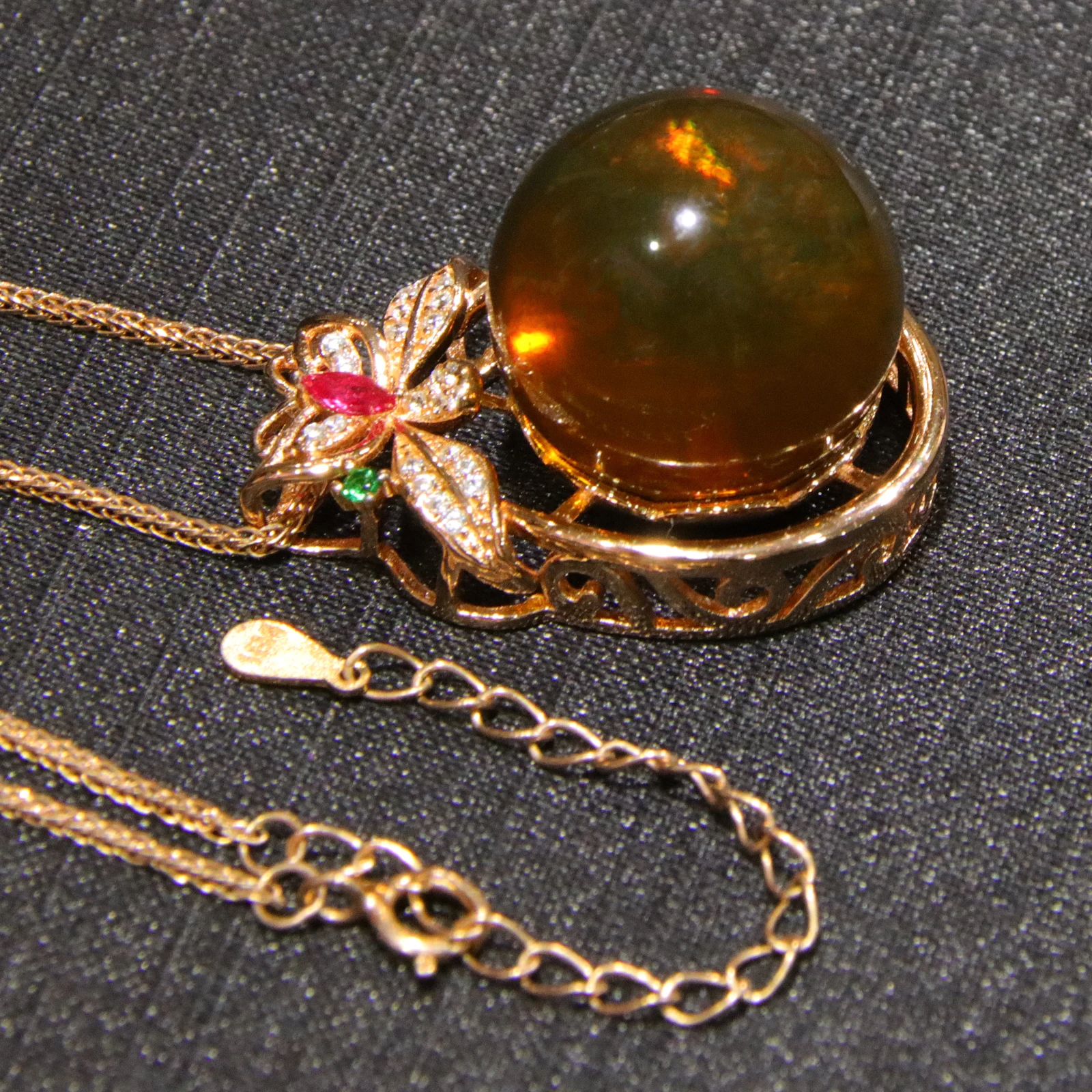 Solid Silver Mexican Blue Amber Pendant 17mm Natural Amber Bead Flower Clasp Design with Sterling Silver Necklace