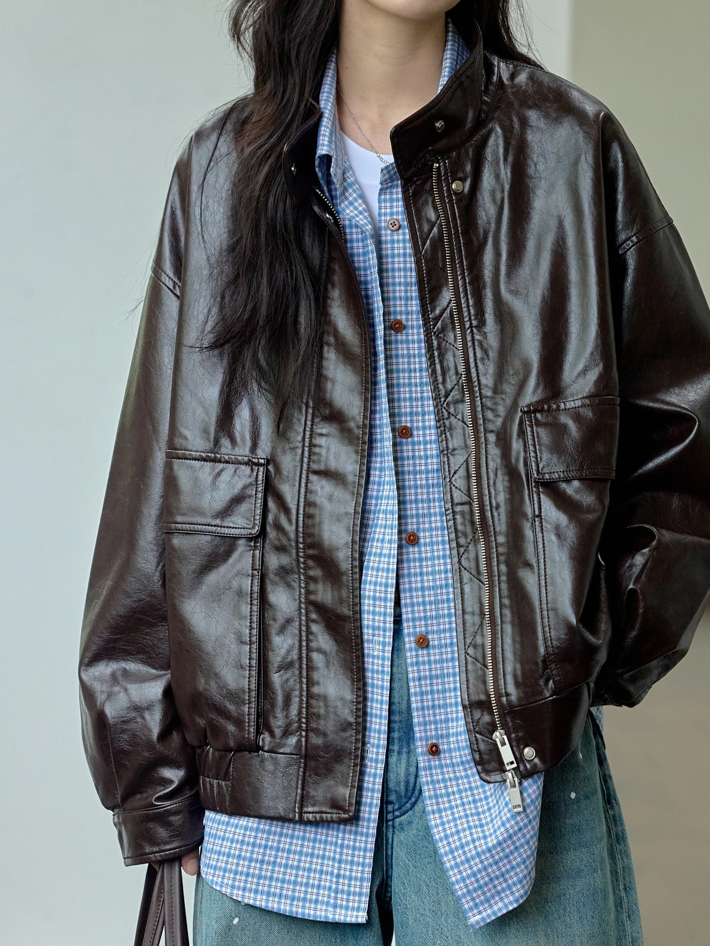 

Винтажная байкерская куртка свободного кроя из искусственной кожи для женщин, осенняя ветрозащитная куртка с воротником-стойкой, длинными рукавами и цветной молнией